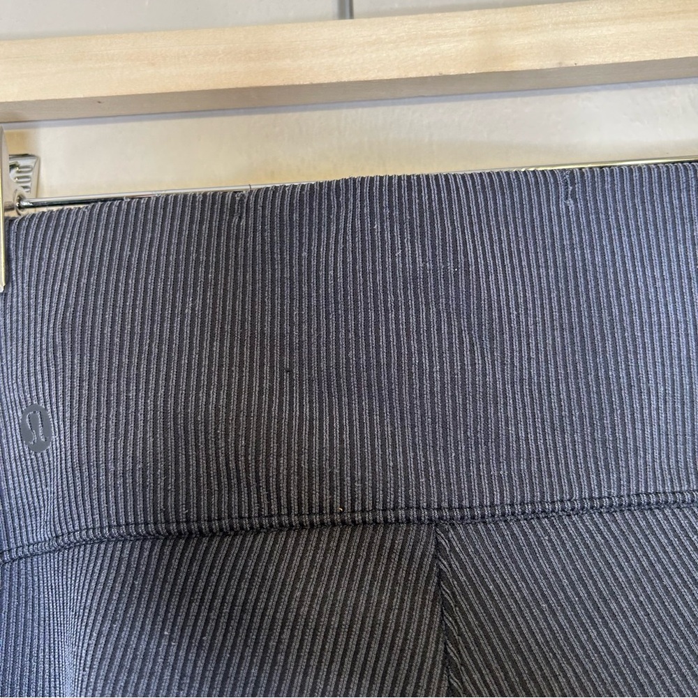 Lululemon Brushed Softstreme Ribbed zip‎ flared pant 32.5” black size 0 - Picture 7 of 12